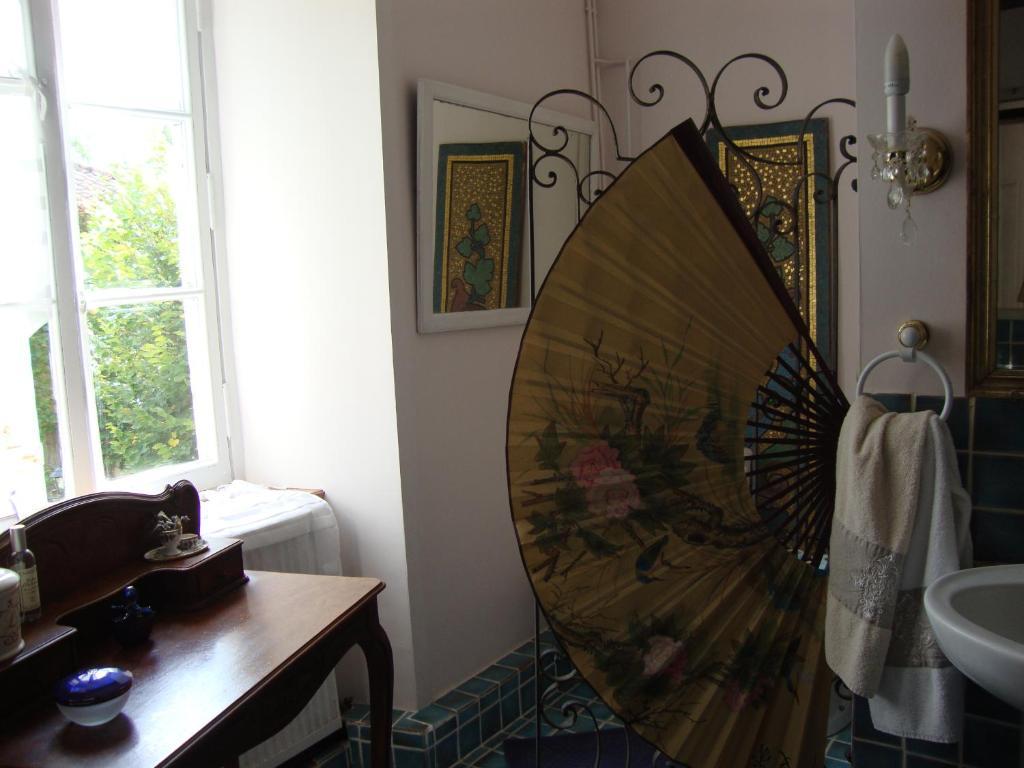Domaine De La Dame De Lauriere Bed & Breakfast Solignac Phòng bức ảnh